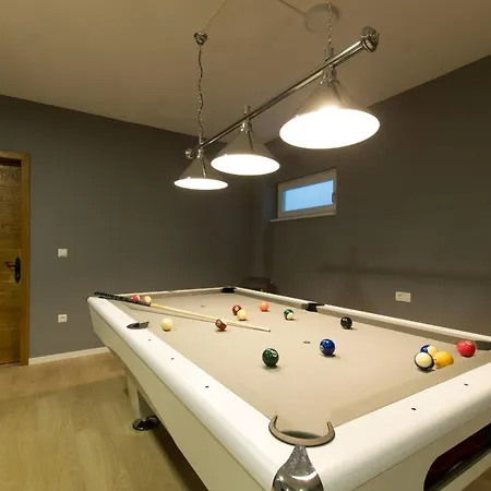 Villa Violet With Salt Water Pool Makarska