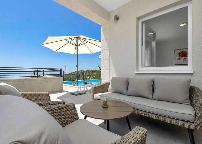 Vila Violet With Salt Water Pool