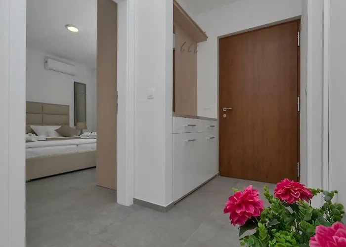 Vila Violet With Salt Water Pool