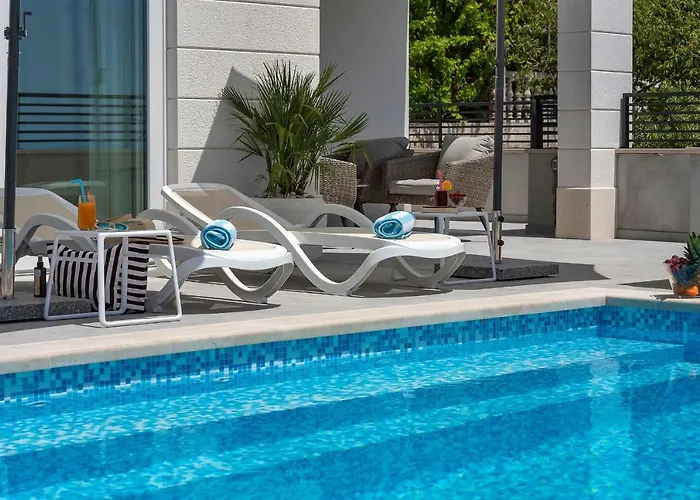 Vila Violet With Salt Water Pool