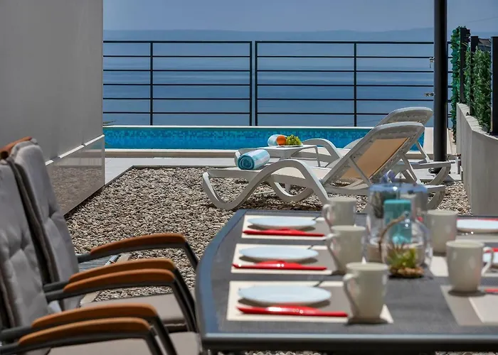 Vila Violet With Salt Water Pool Makarska