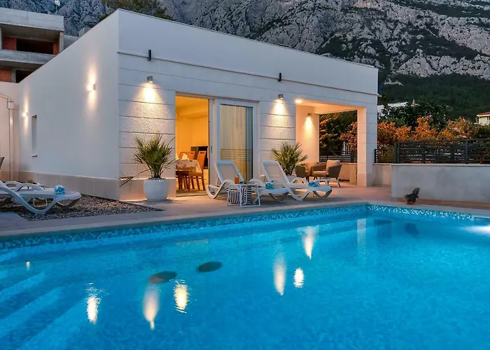 Violet With Salt Water Pool Vila *